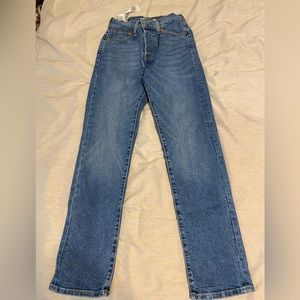 NEVER WORN Levi Wide Leg Jeans